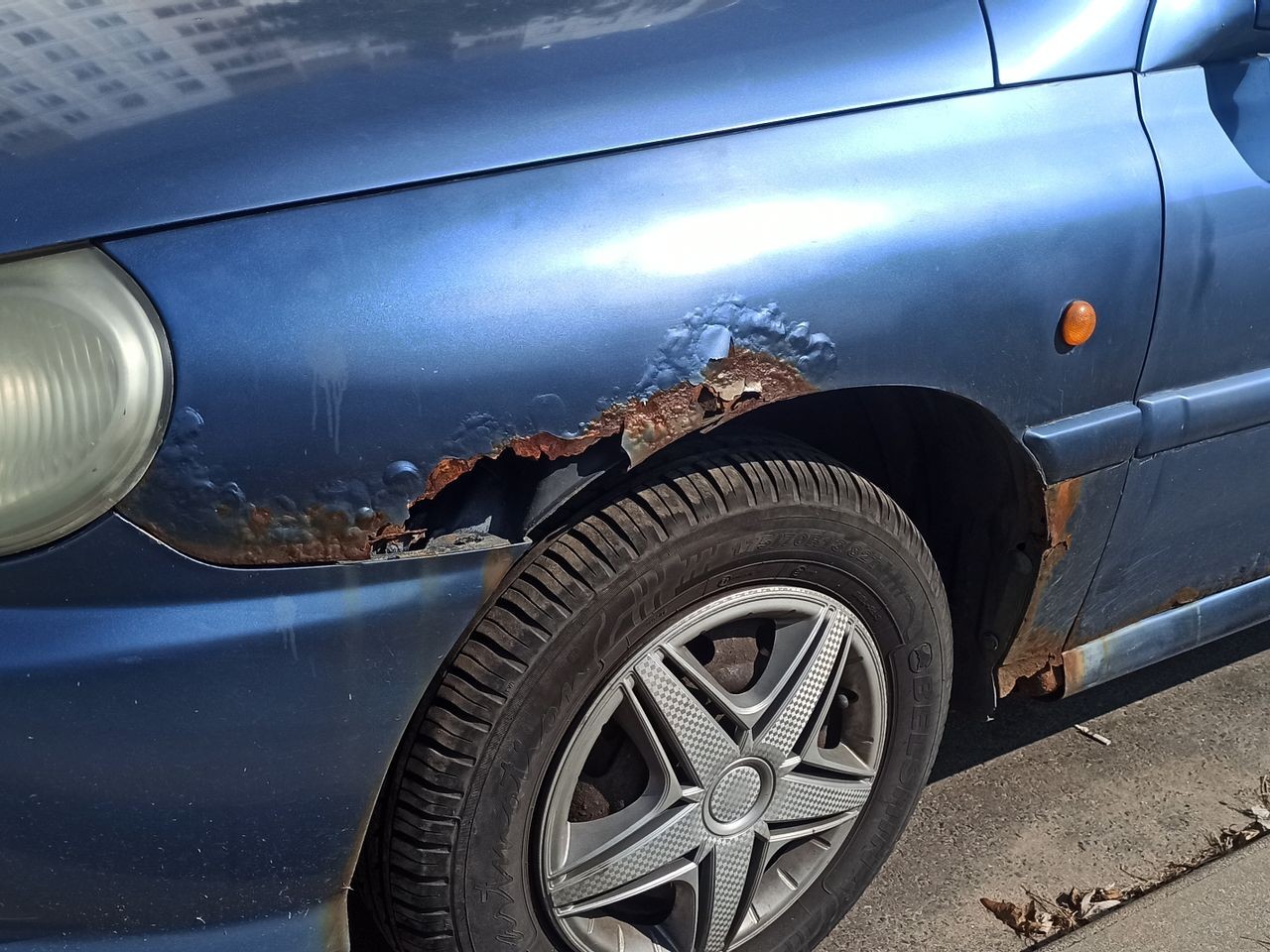 Продажа Kia - Rio 2000 года