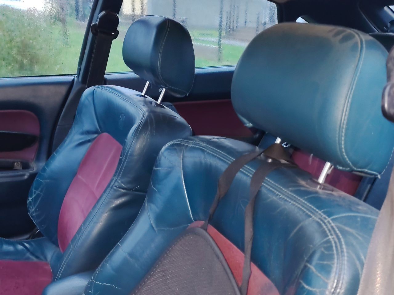 Продажа Mazda - 323 1996 года